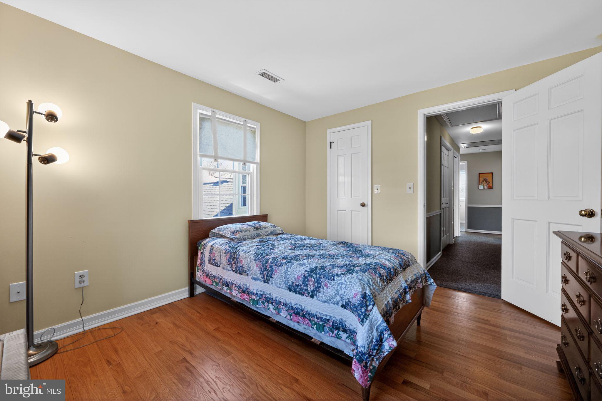 MEADOWBROOK - Residential