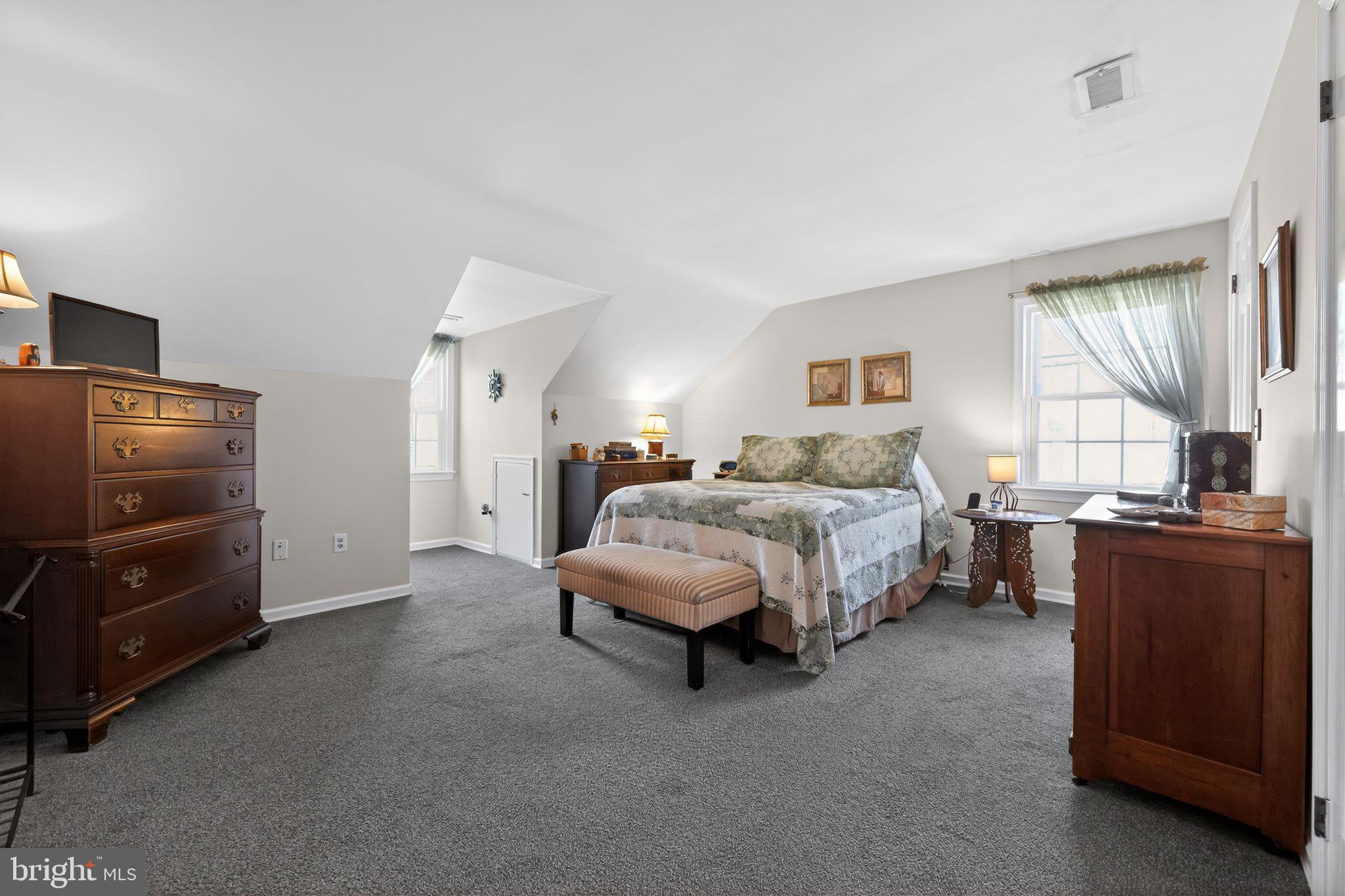 MEADOWBROOK - Residential