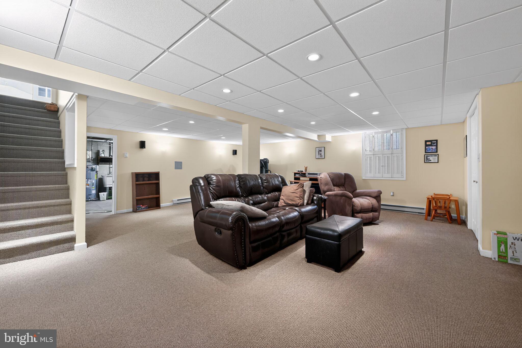 MEADOWBROOK - Residential