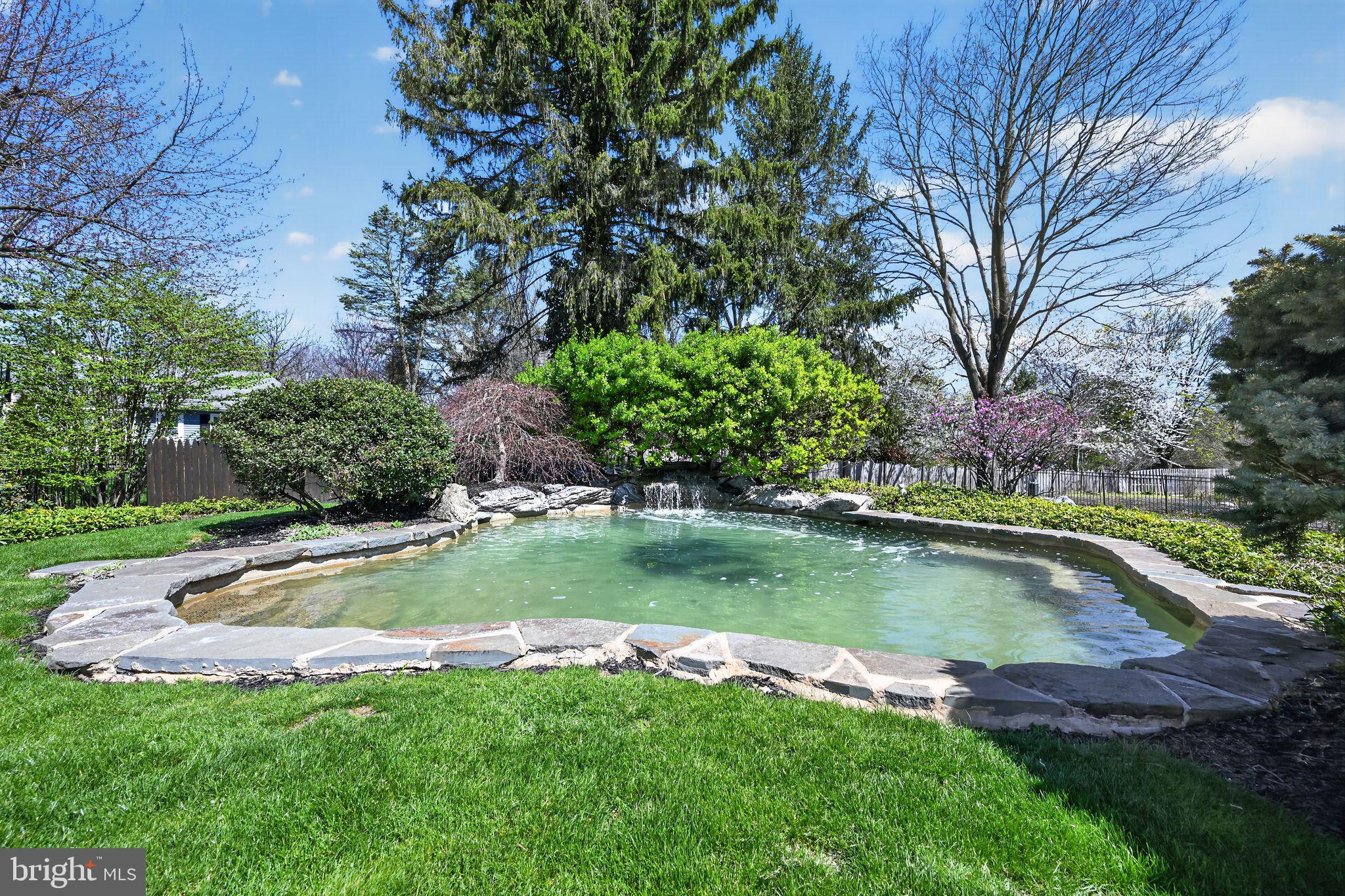 MEADOWBROOK - Residential