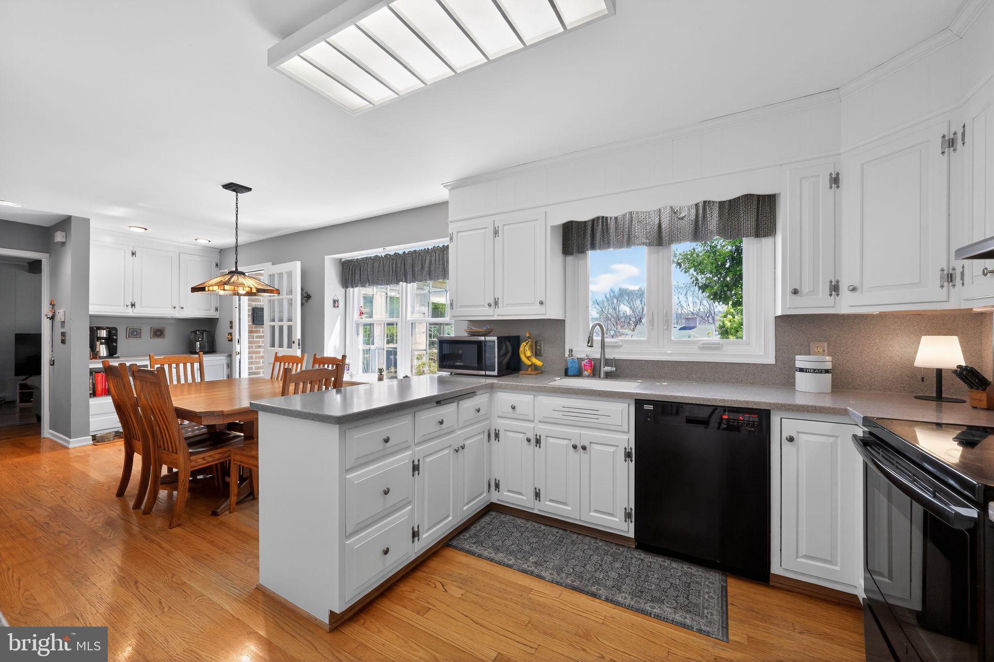 MEADOWBROOK - Residential