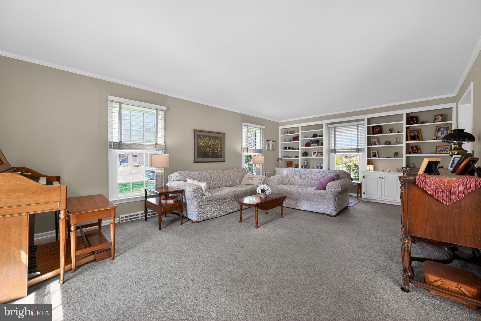 MEADOWBROOK - Residential