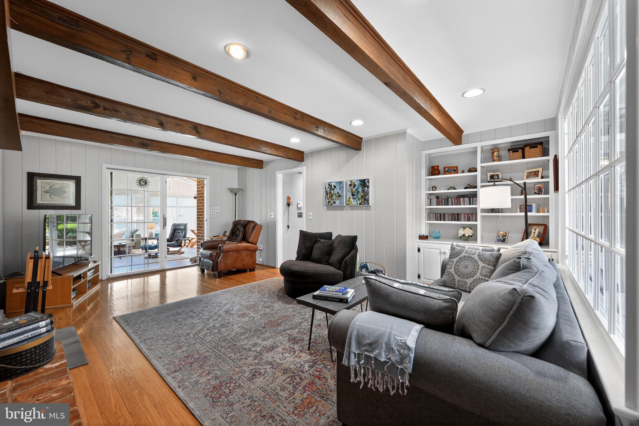 MEADOWBROOK - Residential