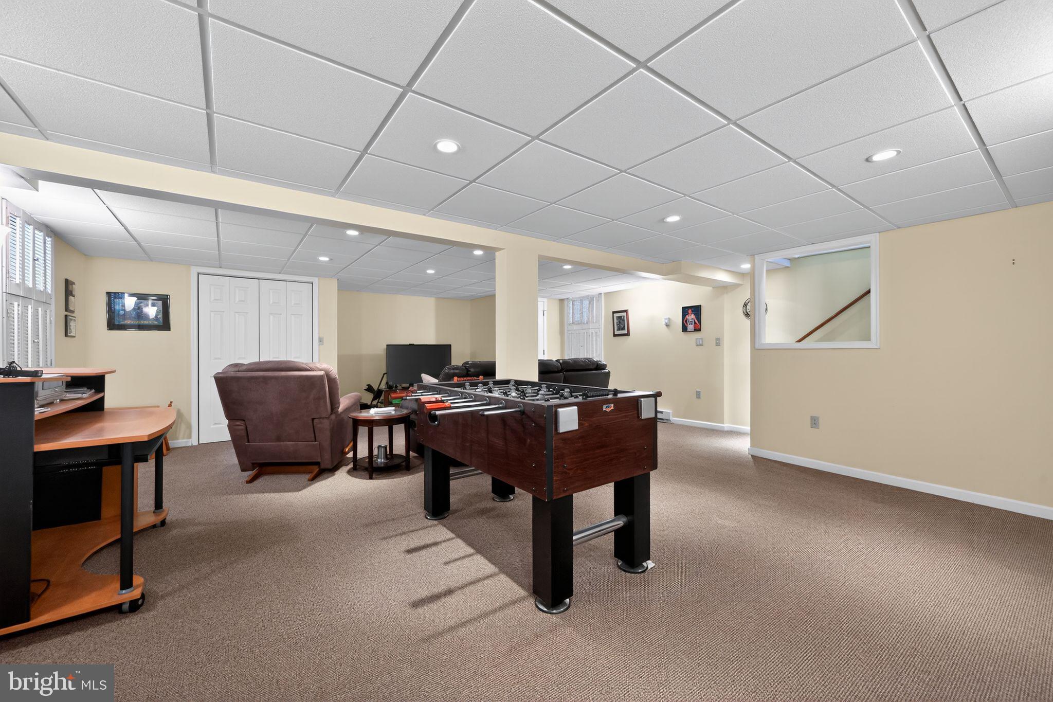 MEADOWBROOK - Residential