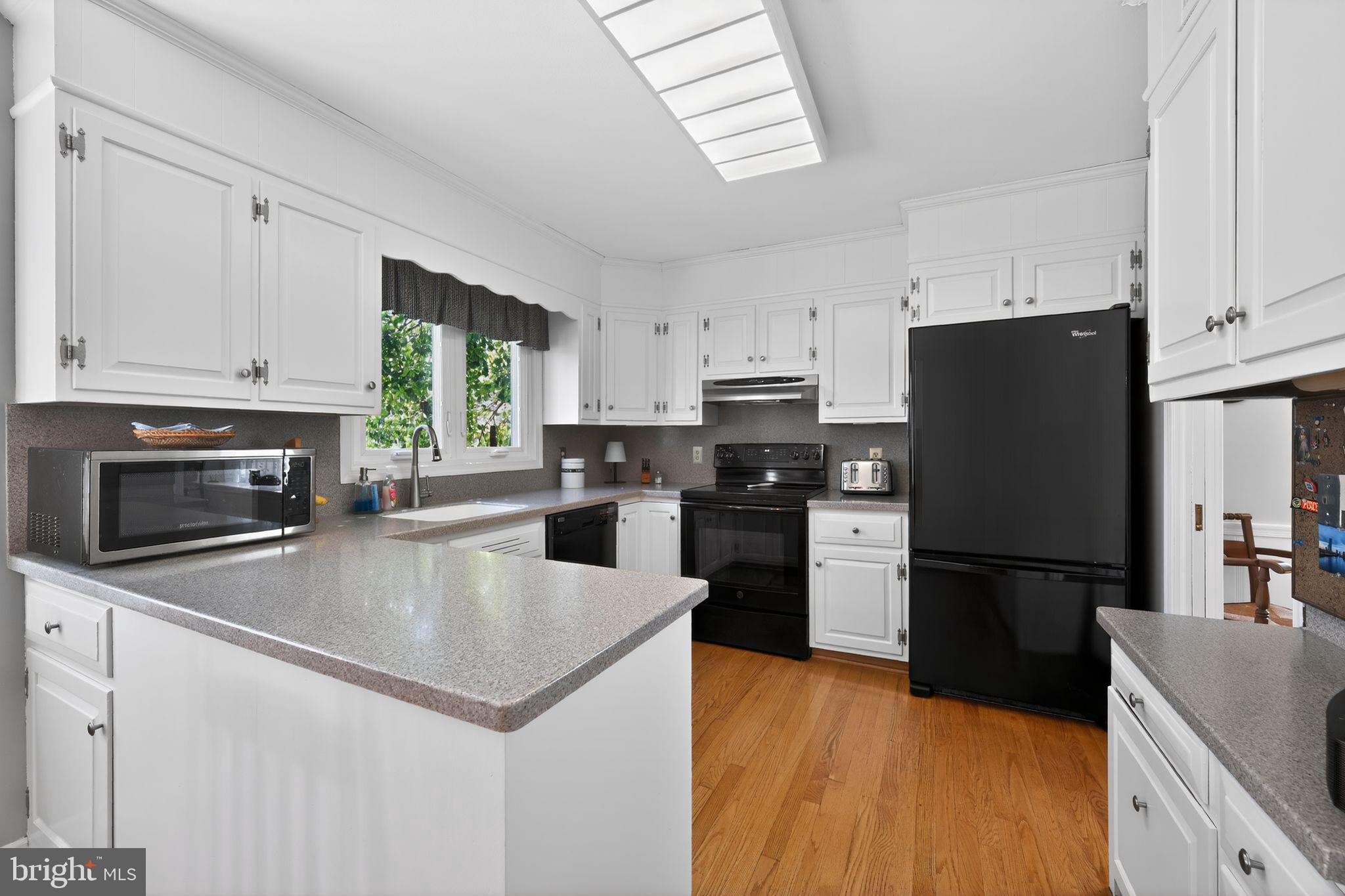 MEADOWBROOK - Residential