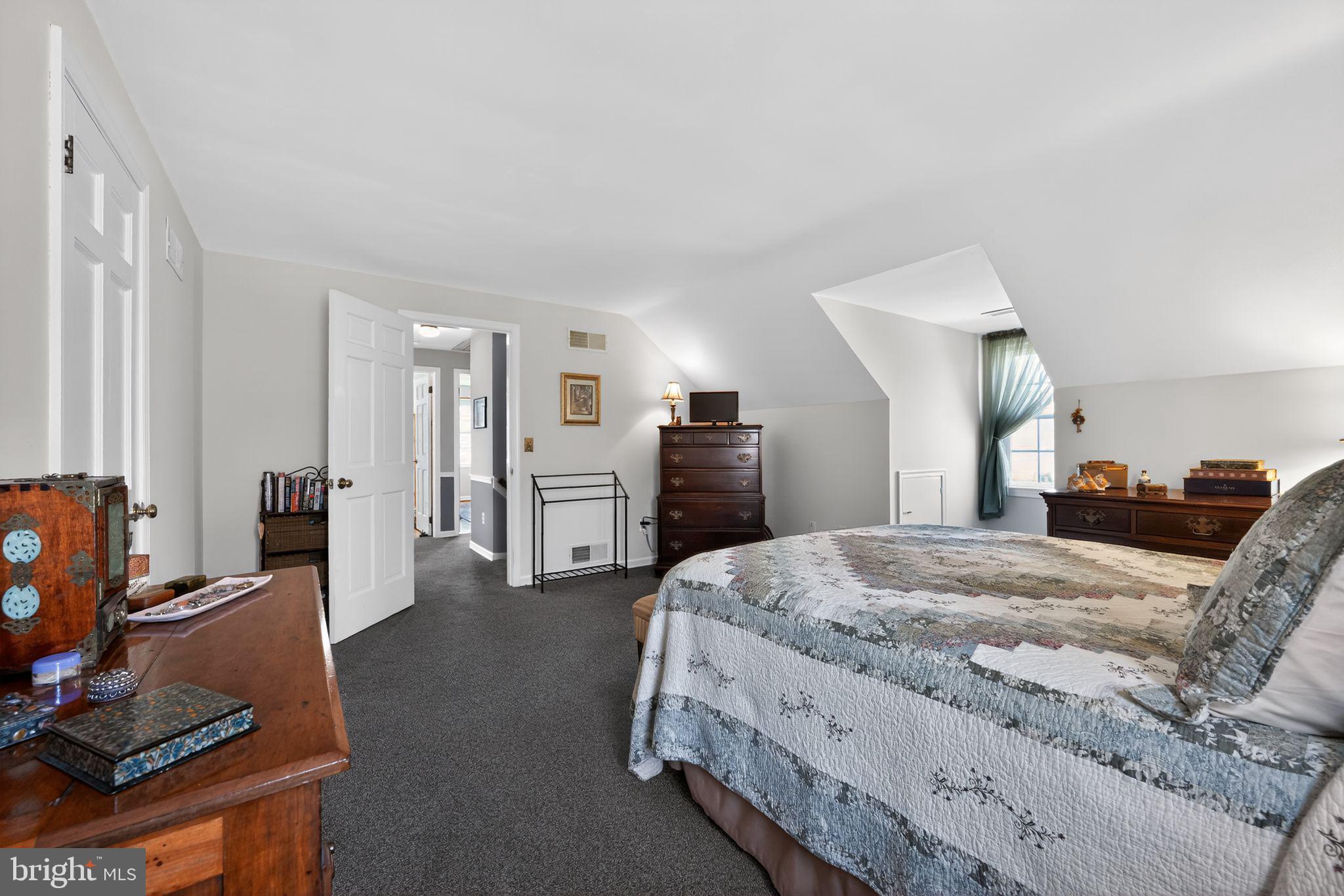 MEADOWBROOK - Residential