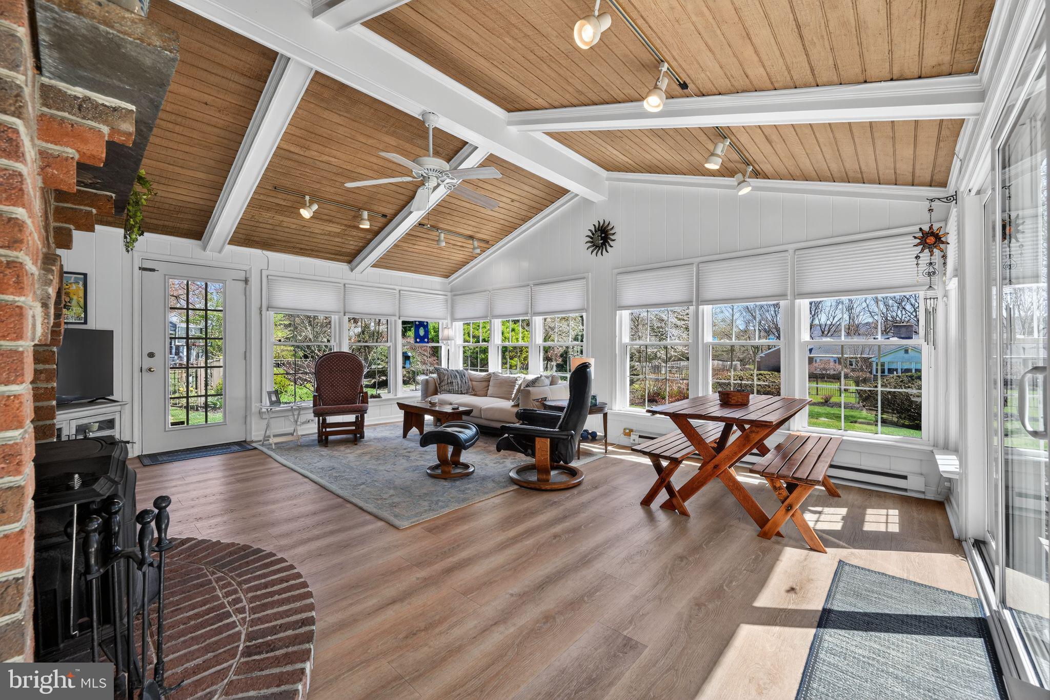 MEADOWBROOK - Residential