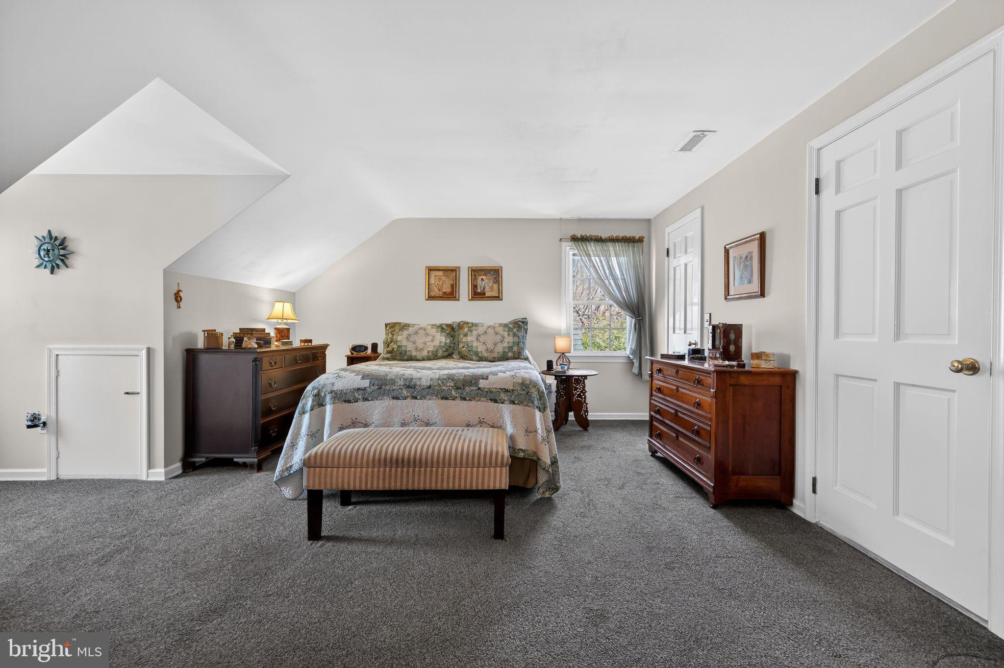 MEADOWBROOK - Residential