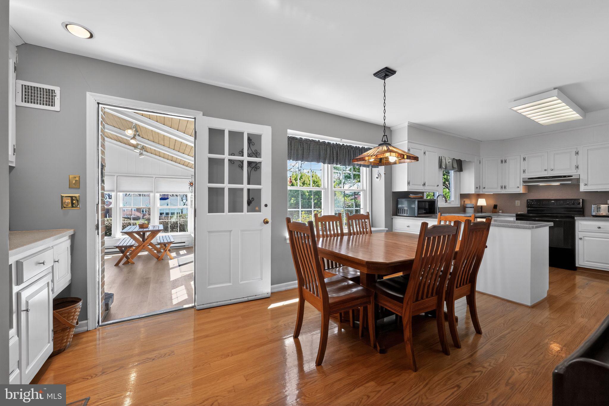 MEADOWBROOK - Residential