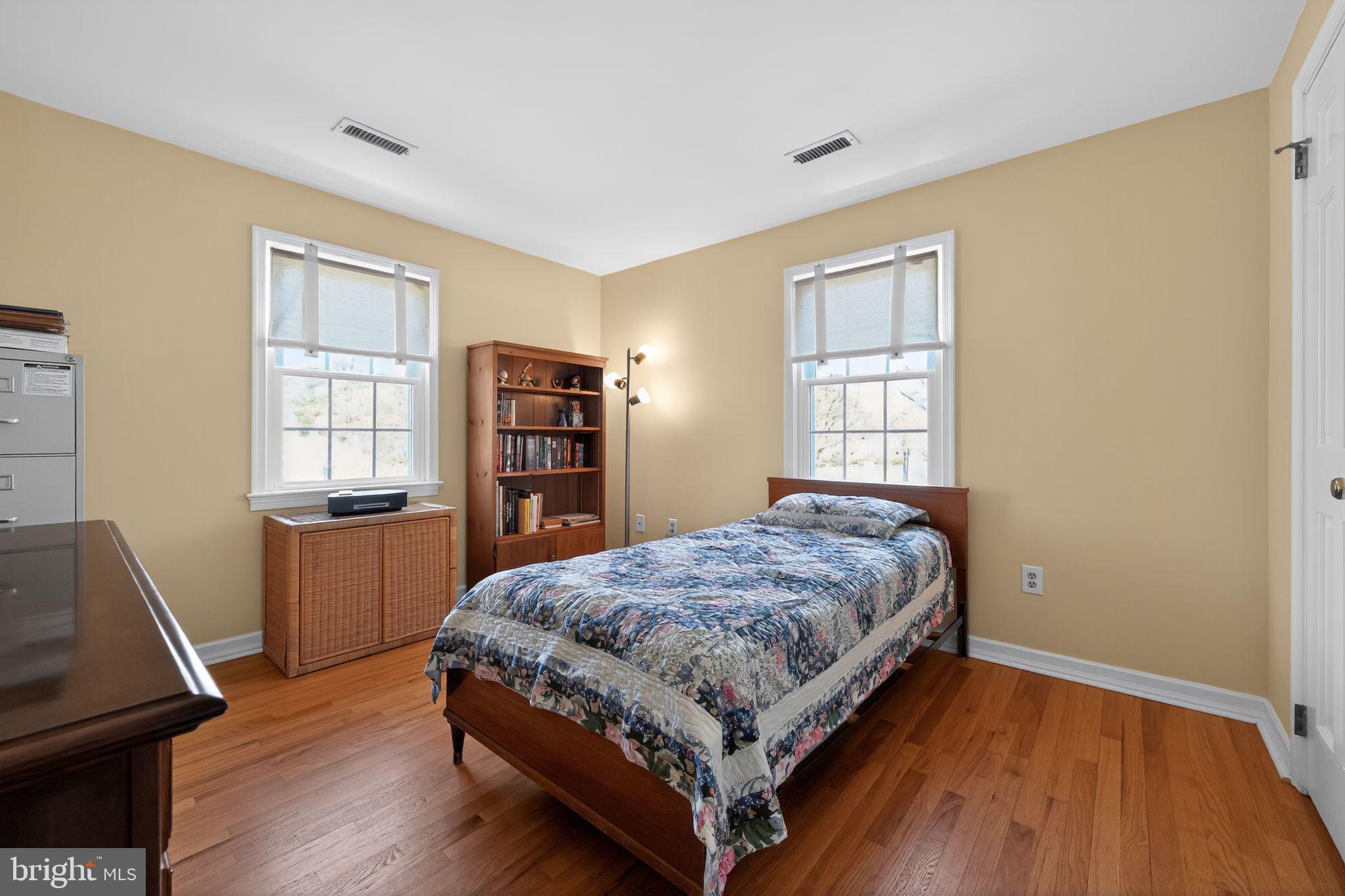 MEADOWBROOK - Residential