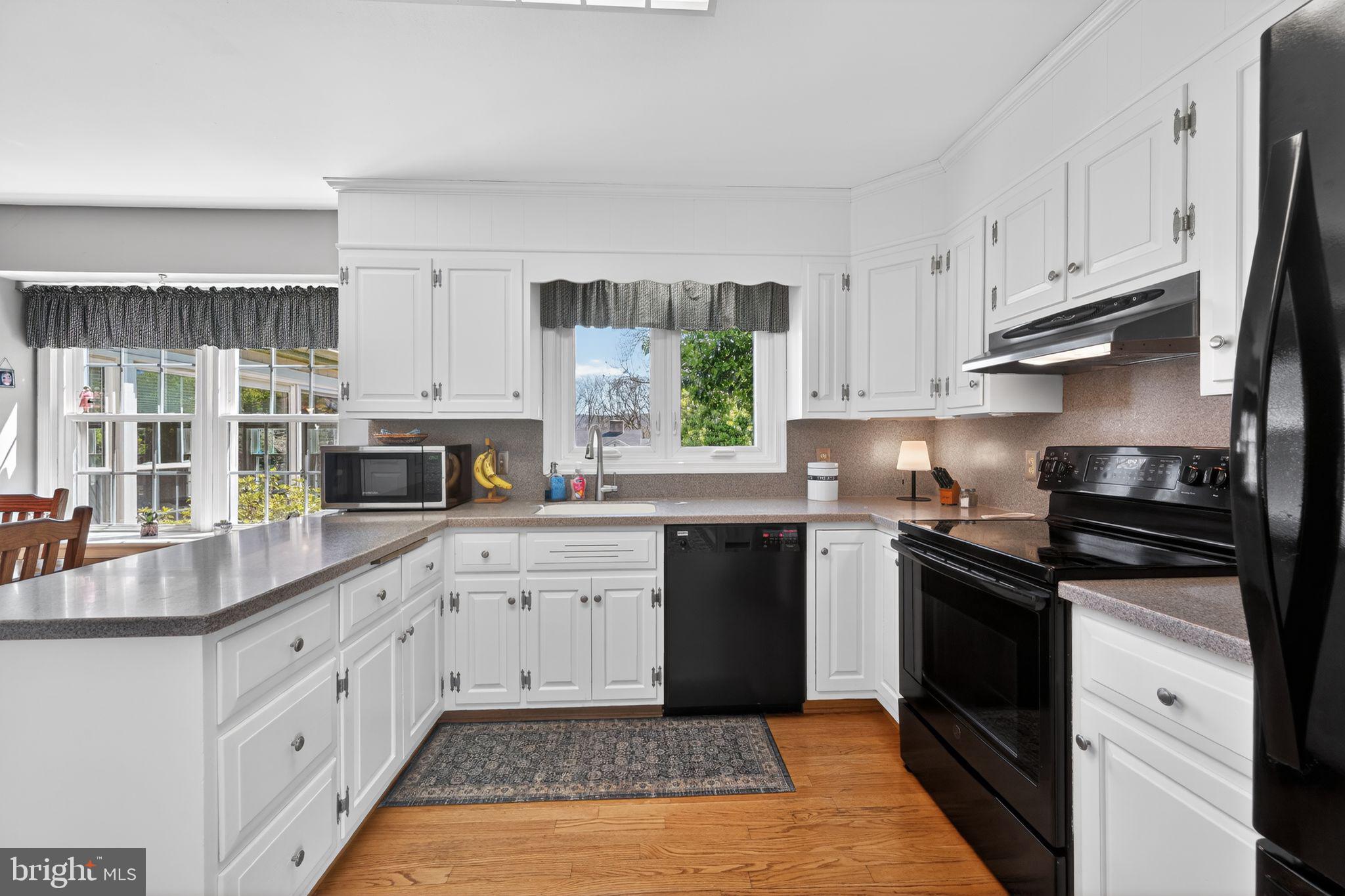 MEADOWBROOK - Residential