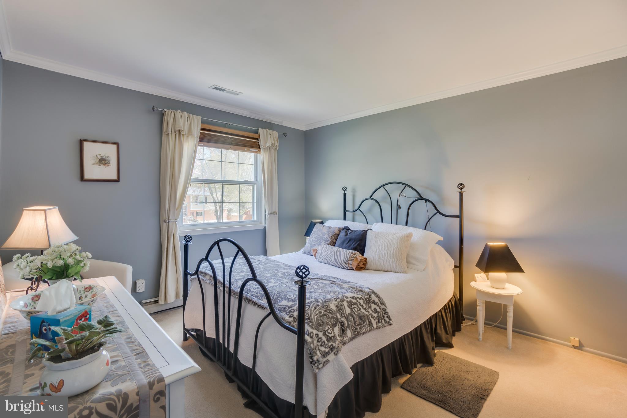 STONEYBROOKE - Residential