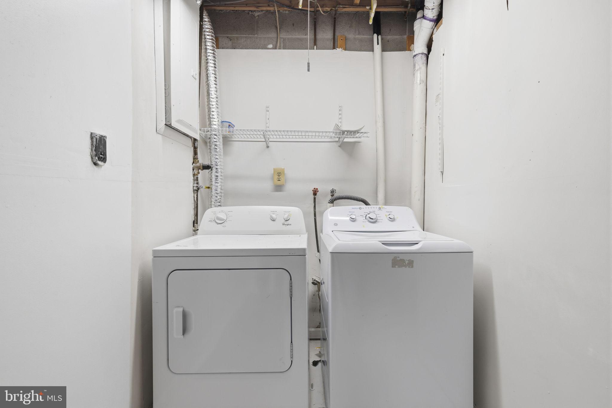 SEVEN COURTS - Residential