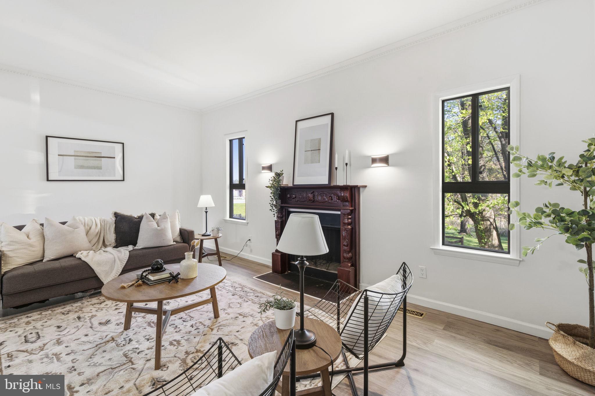 SEVEN COURTS - Residential