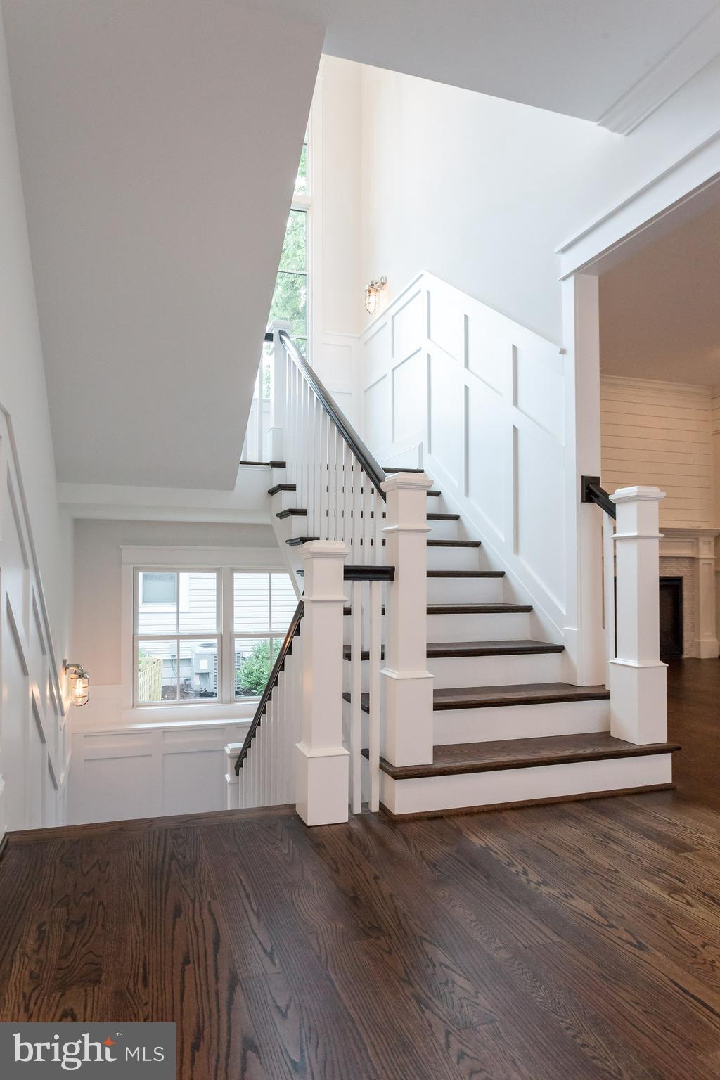 LYON VILLAGE - Residential