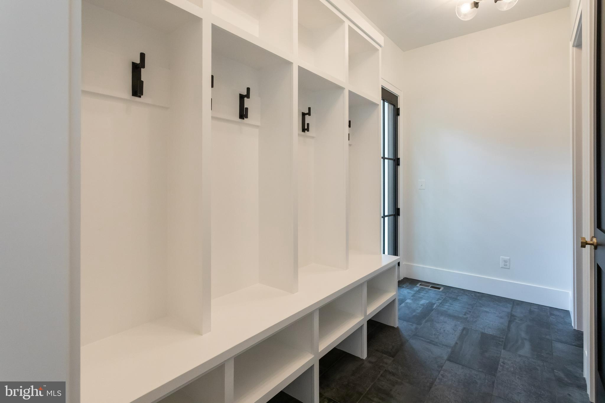 LYON VILLAGE - Residential