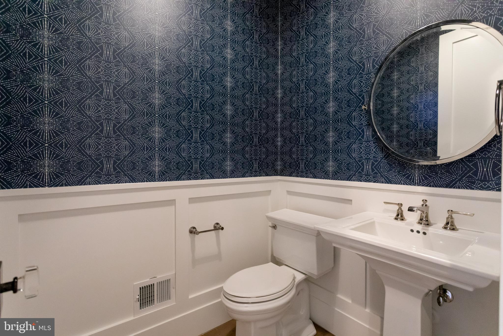 LYON VILLAGE - Residential