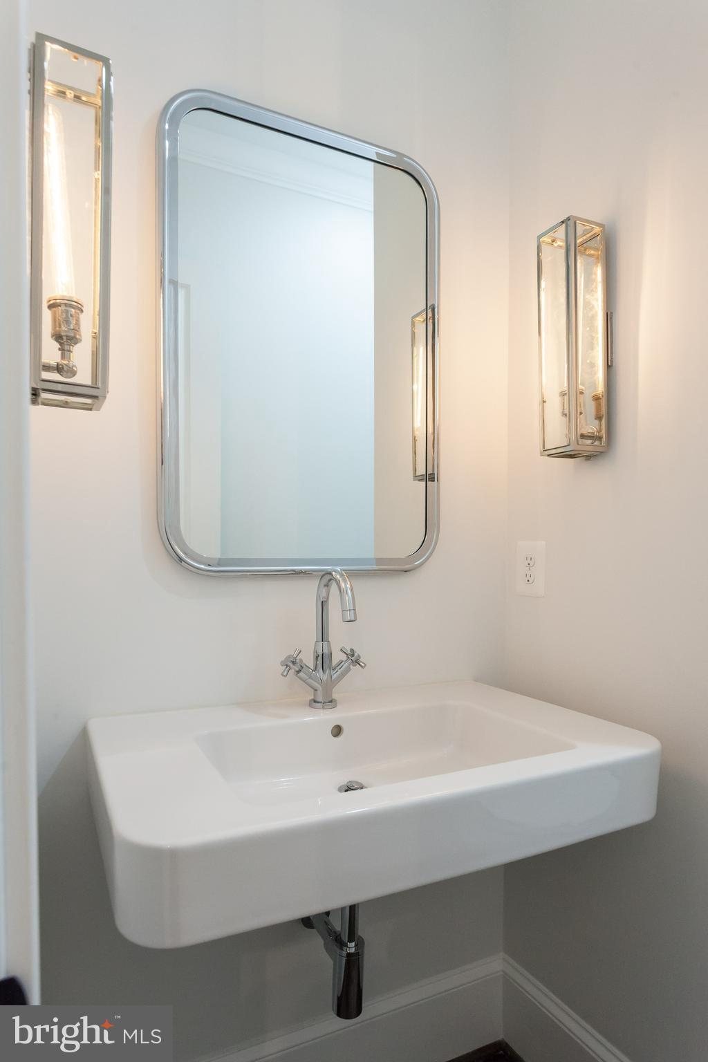 LYON VILLAGE - Residential