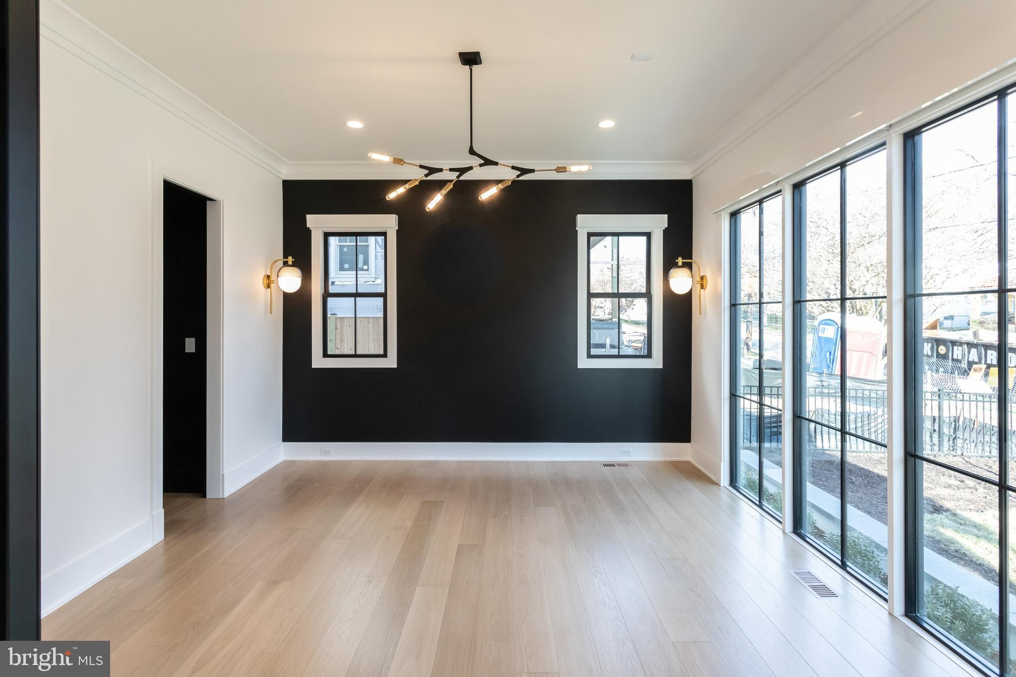 LYON VILLAGE - Residential