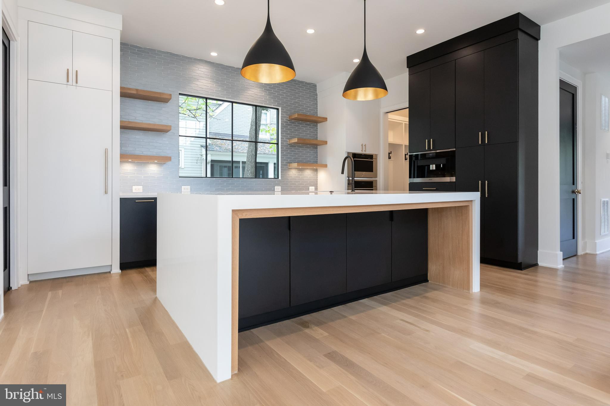 LYON VILLAGE - Residential