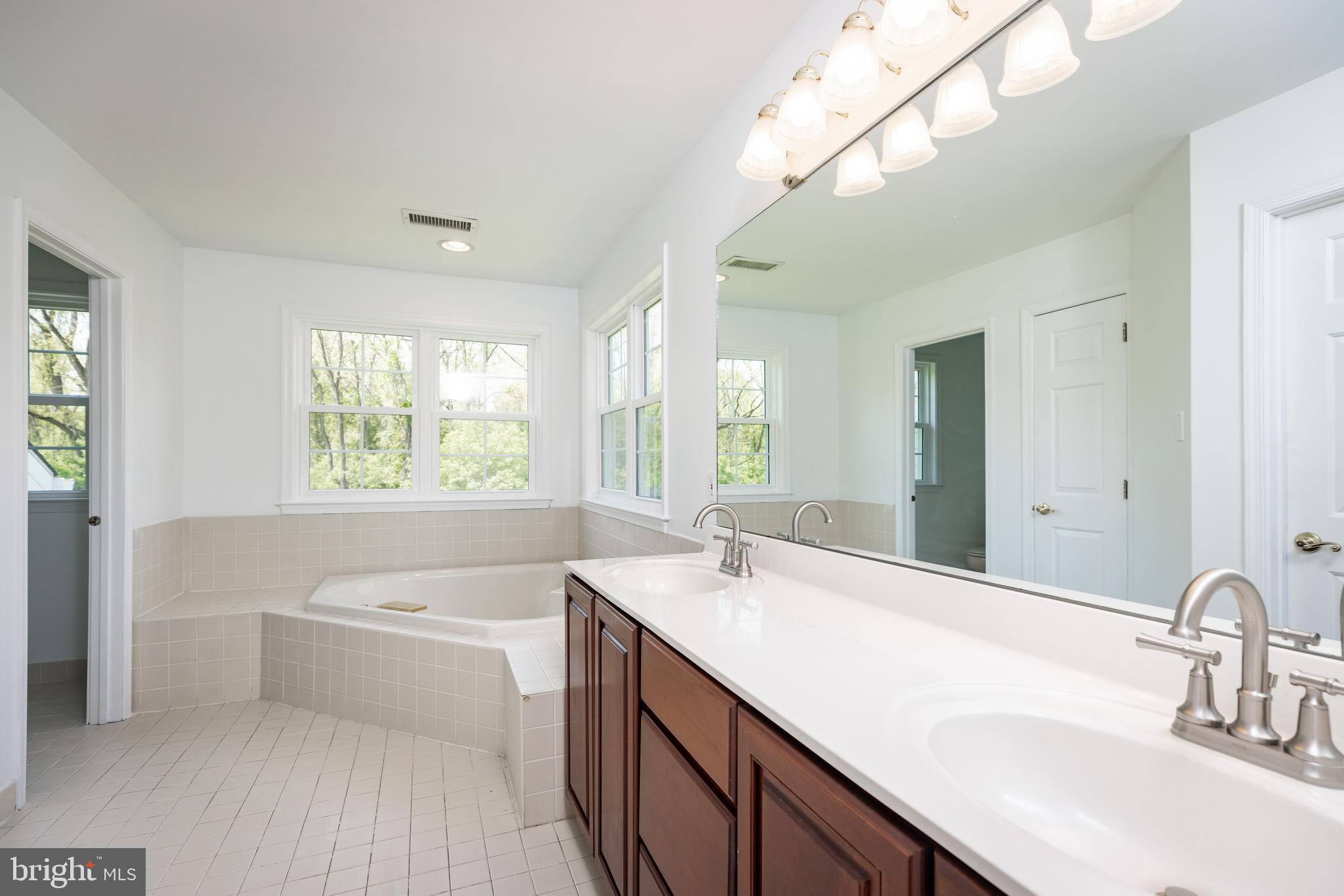 THE MOORS AT RADLEYR - Residential