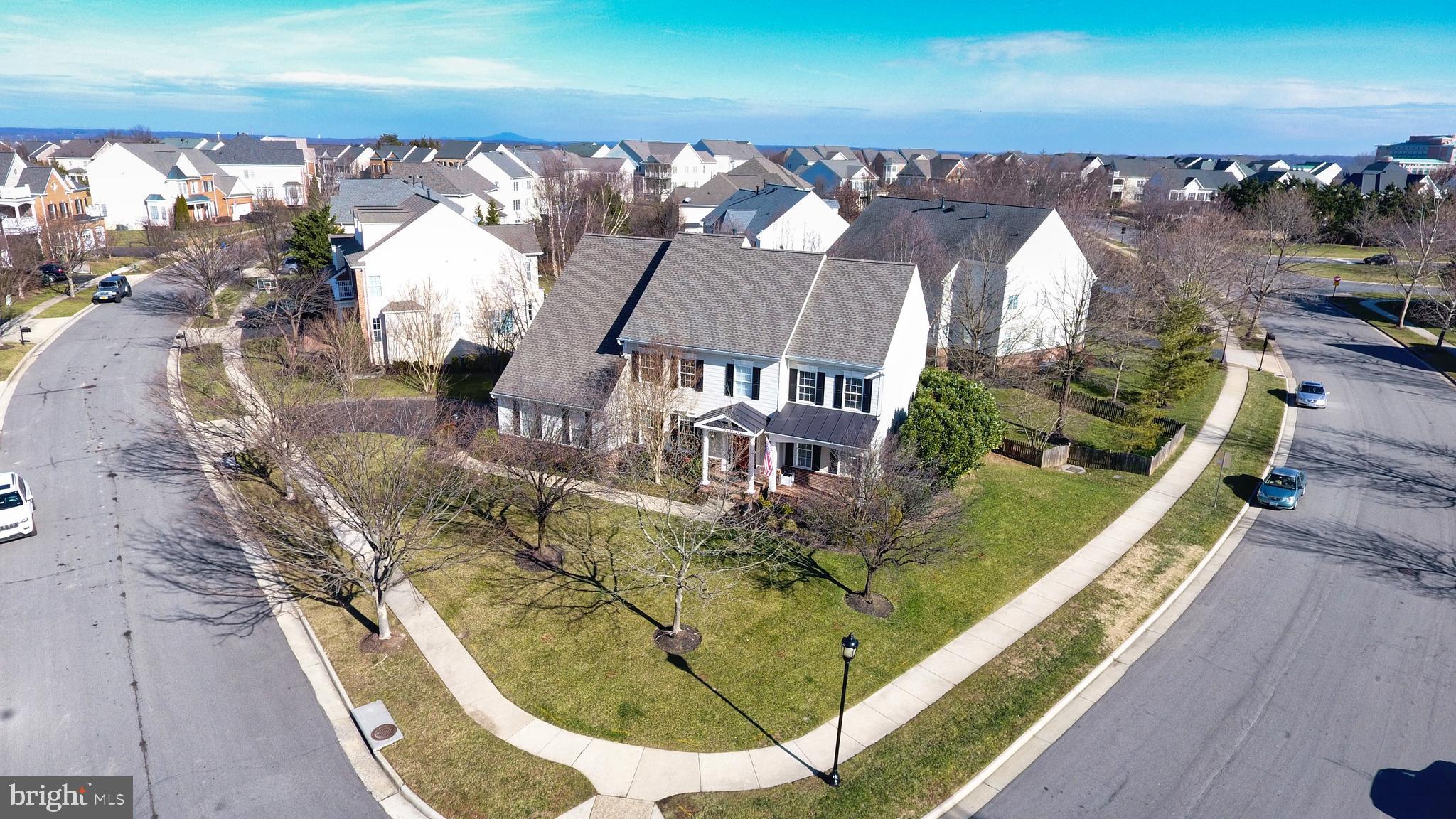 LANSDOWNE ON THE POTOMAC - Residential