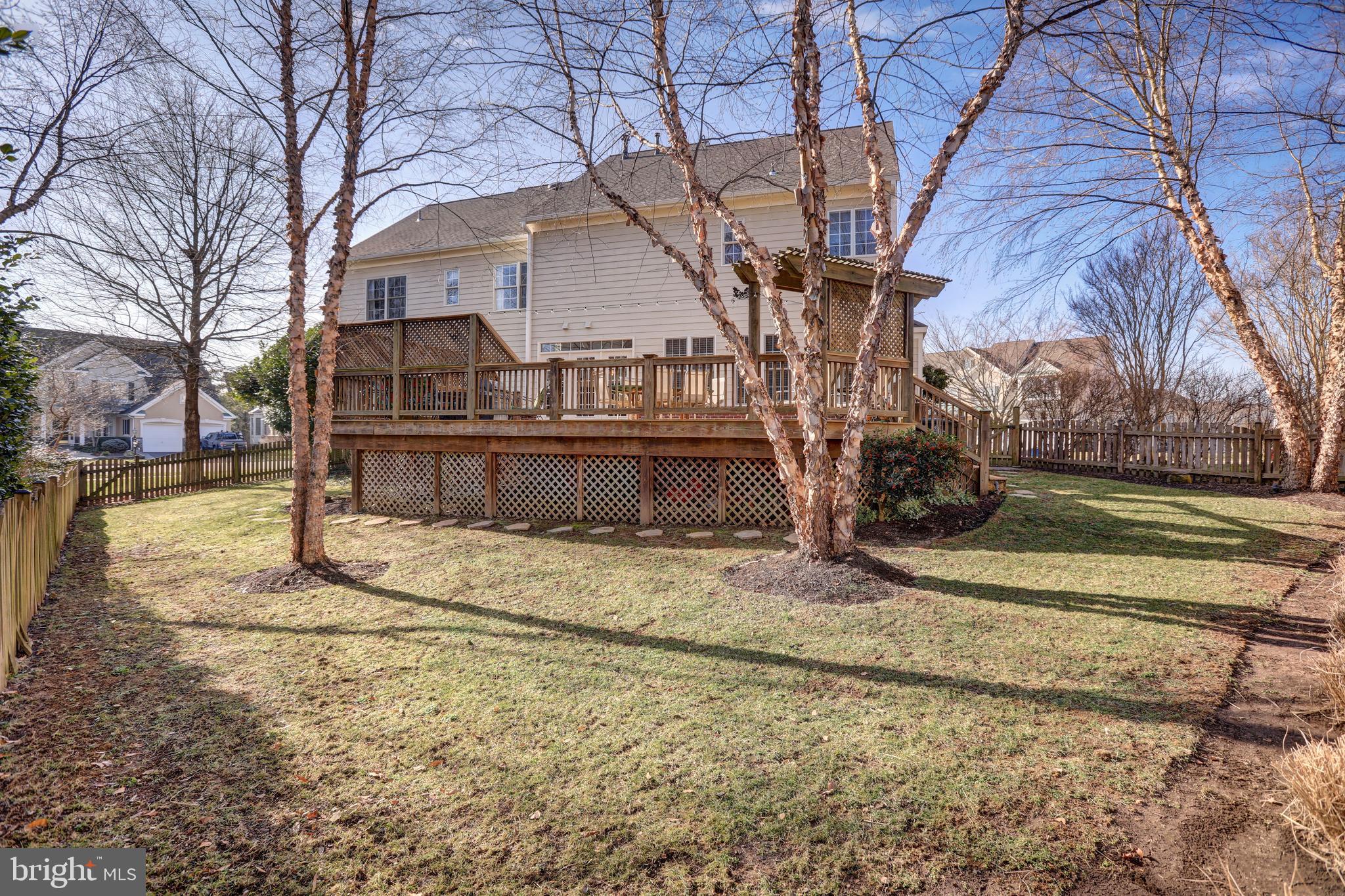 LANSDOWNE ON THE POTOMAC - Residential