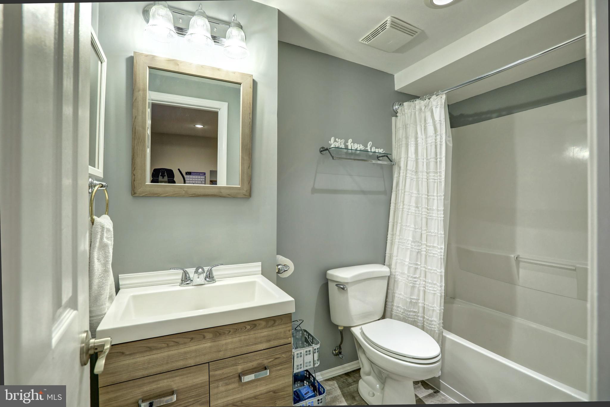 LANSDOWNE ON THE POTOMAC - Residential