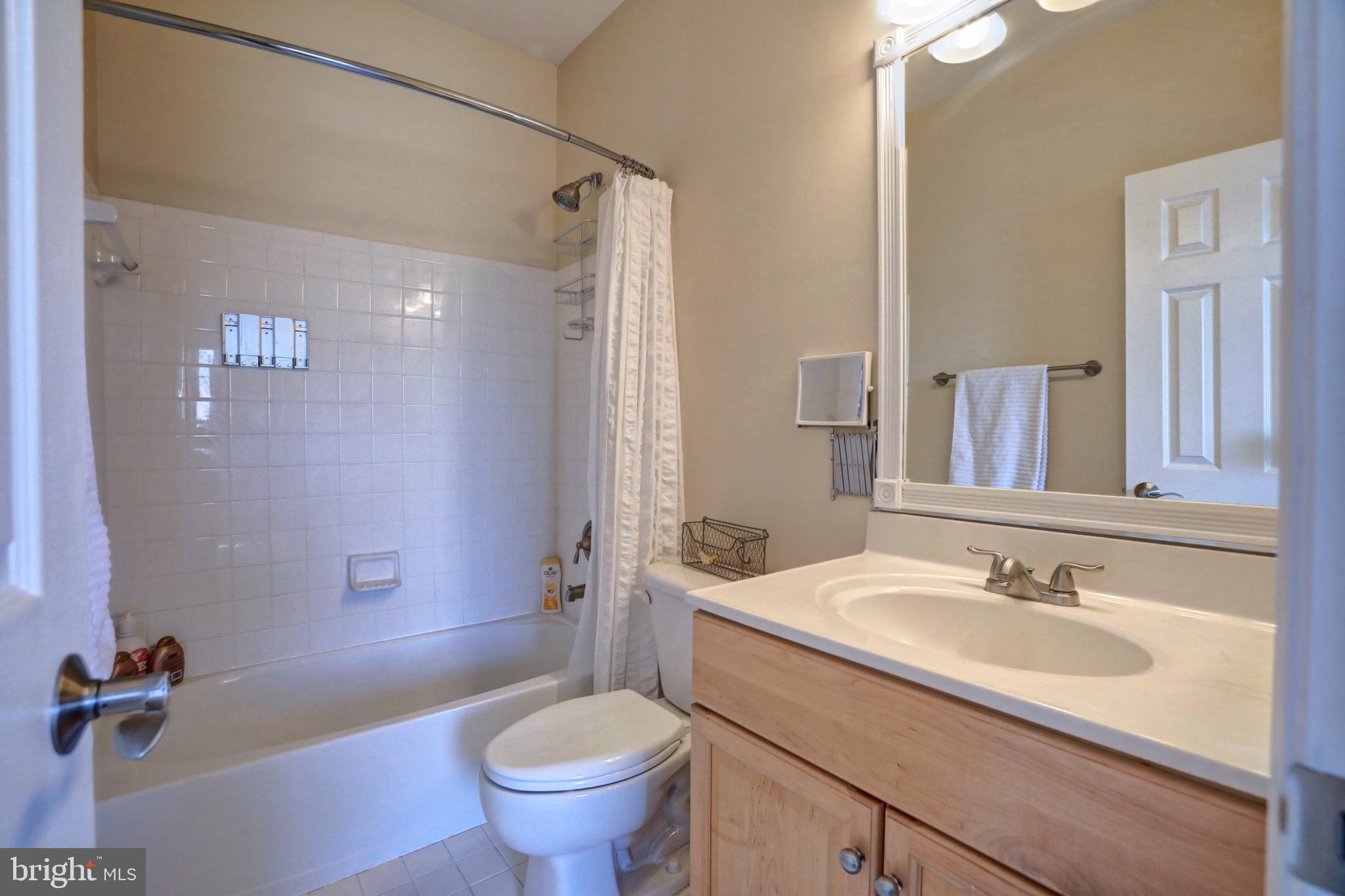 LANSDOWNE ON THE POTOMAC - Residential