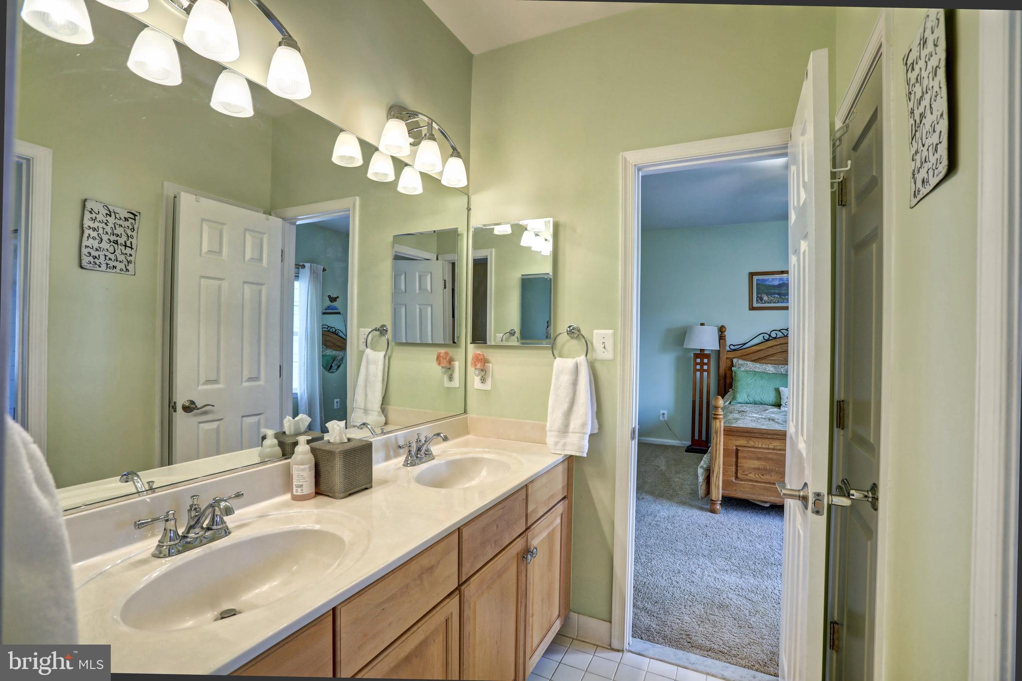 LANSDOWNE ON THE POTOMAC - Residential