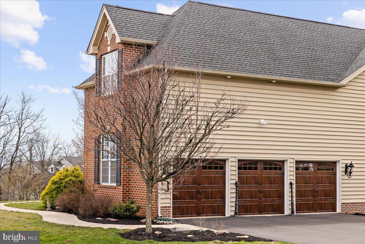 ESTATES AT HILLTOWN - Residential