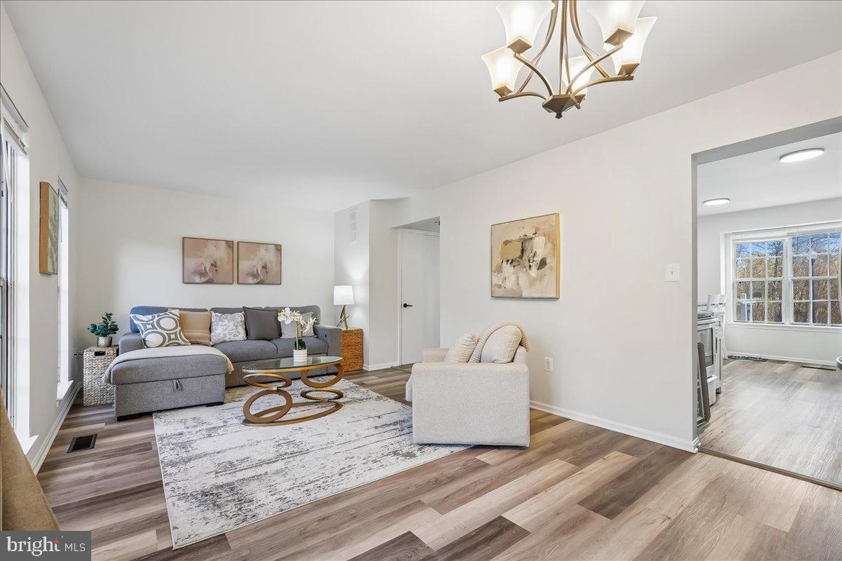 CHURCHILL TOWN - Residential