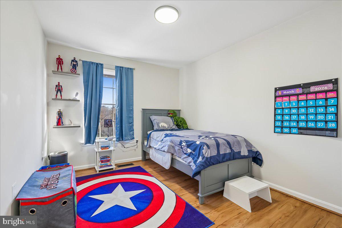 CHURCHILL TOWN - Residential