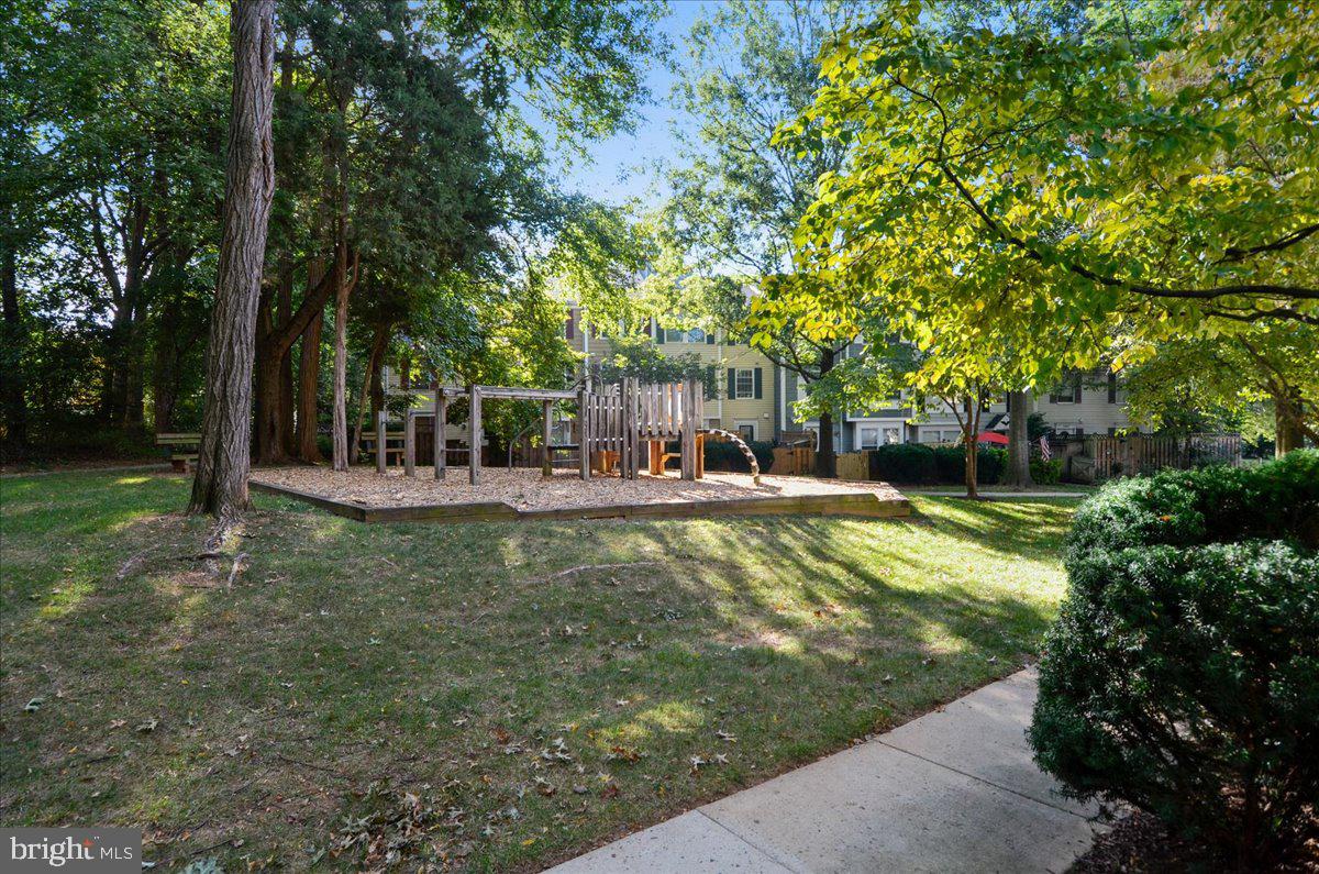 CHURCHILL TOWN - Residential