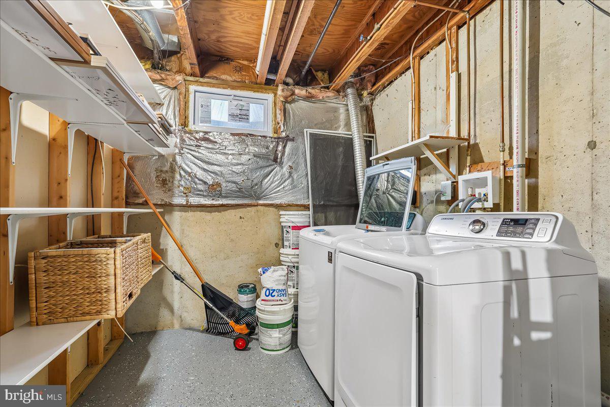 CHURCHILL TOWN - Residential