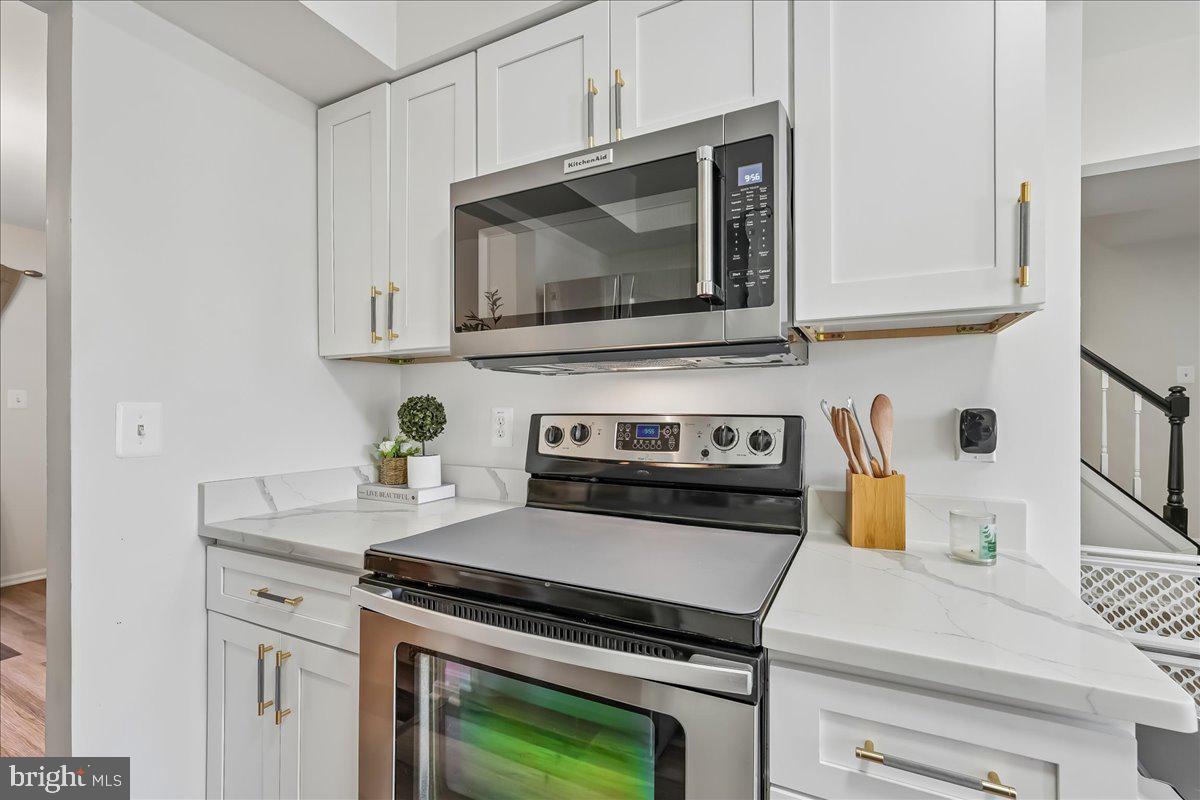 CHURCHILL TOWN - Residential