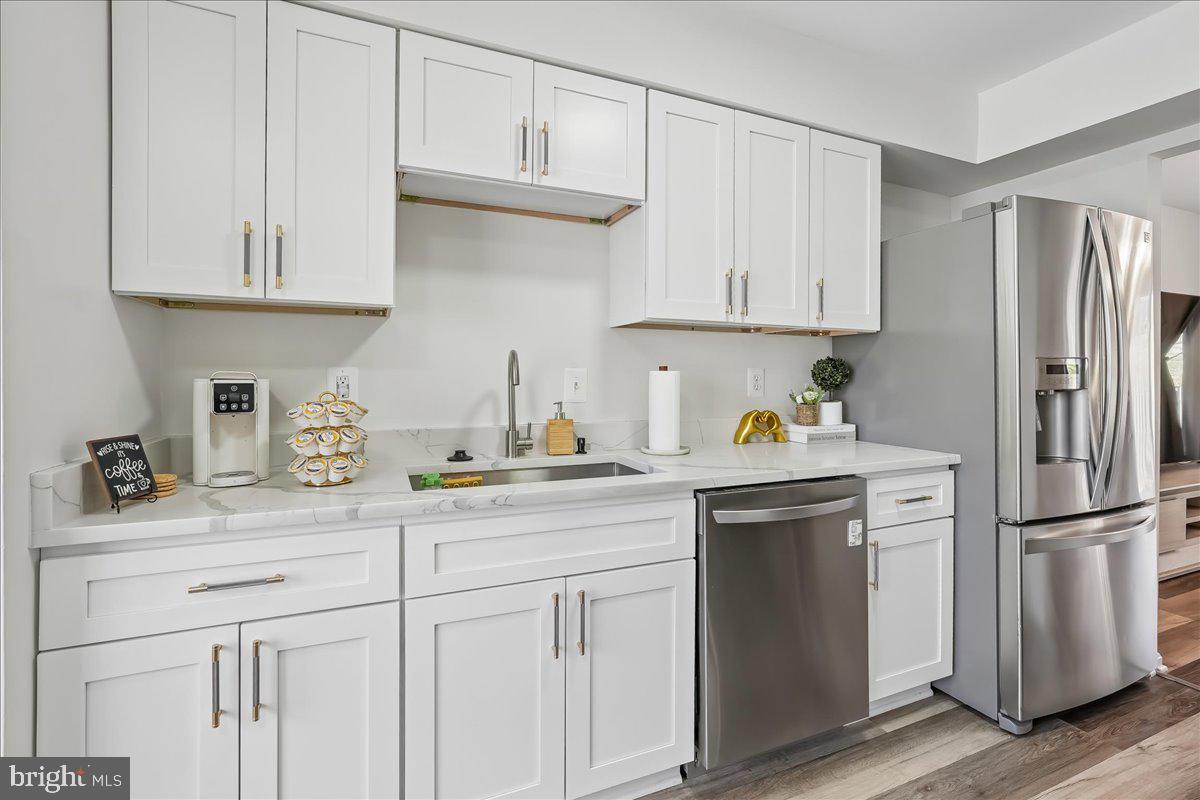 CHURCHILL TOWN - Residential