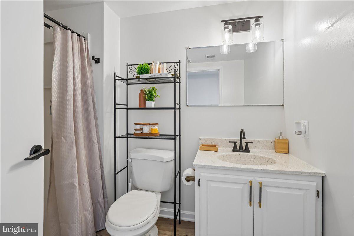 CHURCHILL TOWN - Residential