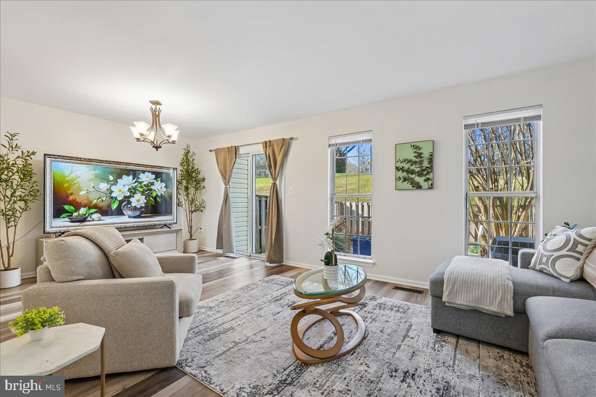 CHURCHILL TOWN - Residential