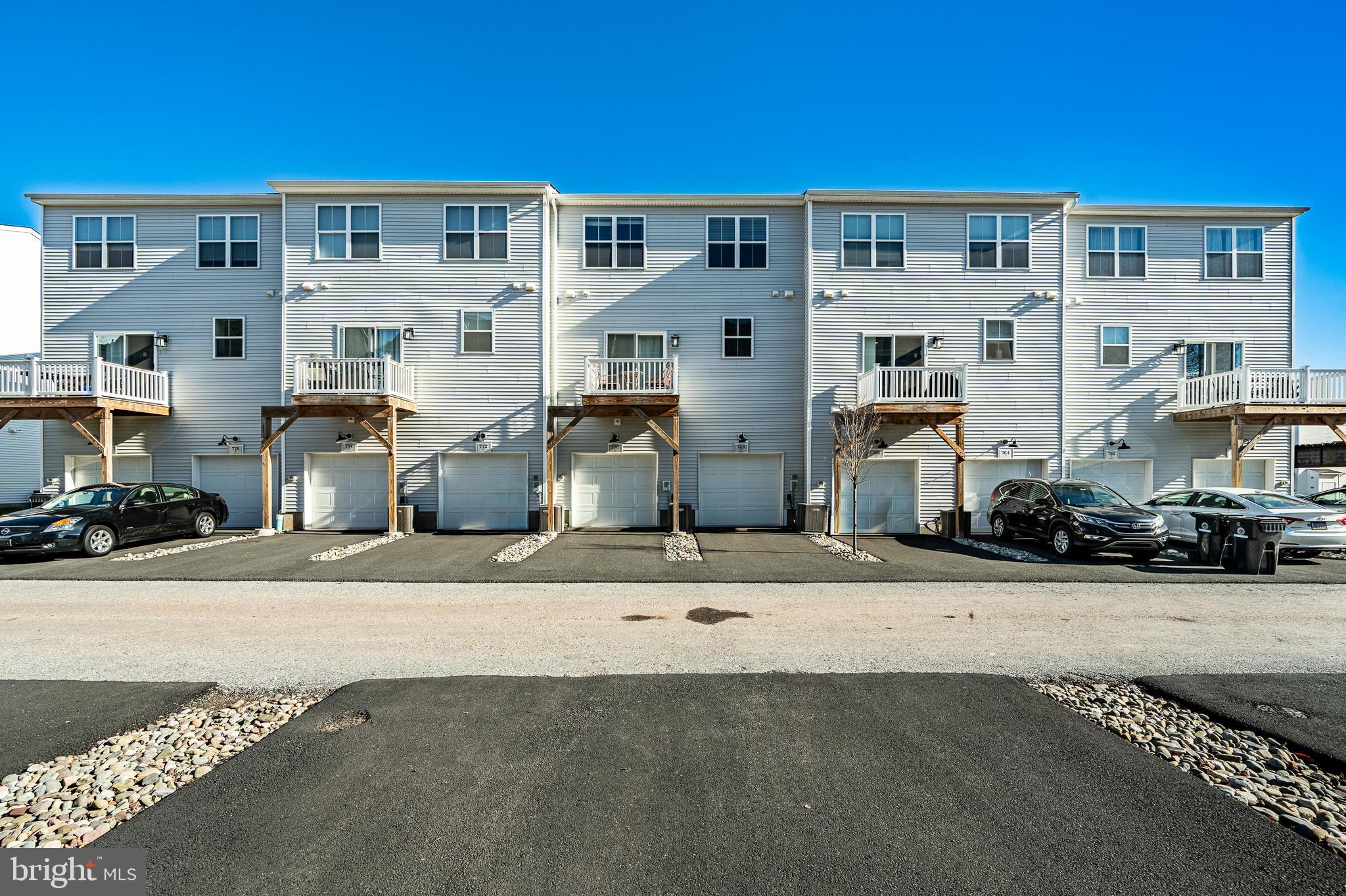 STEELPOINTE - Residential