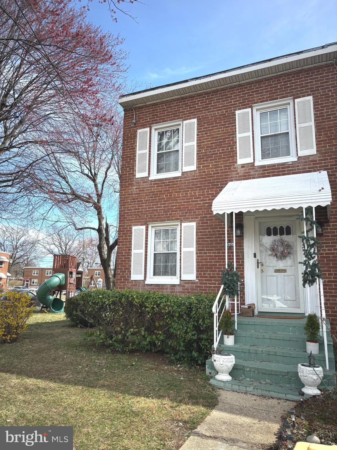 Please inquire about 10K grant to the buyer with one of our local lenders!
Bright, updated semi-detached home on an oversized corner lot. Open floorplan, hardwood floors, updated bathrooms with built-in shelves and kitchen with stainless steel appliances, 42'' cabinets. Nice-size shed conveys. Quiet residential neighborhood with a park and playground, easy commute to Washington DC. NO HOA fees!