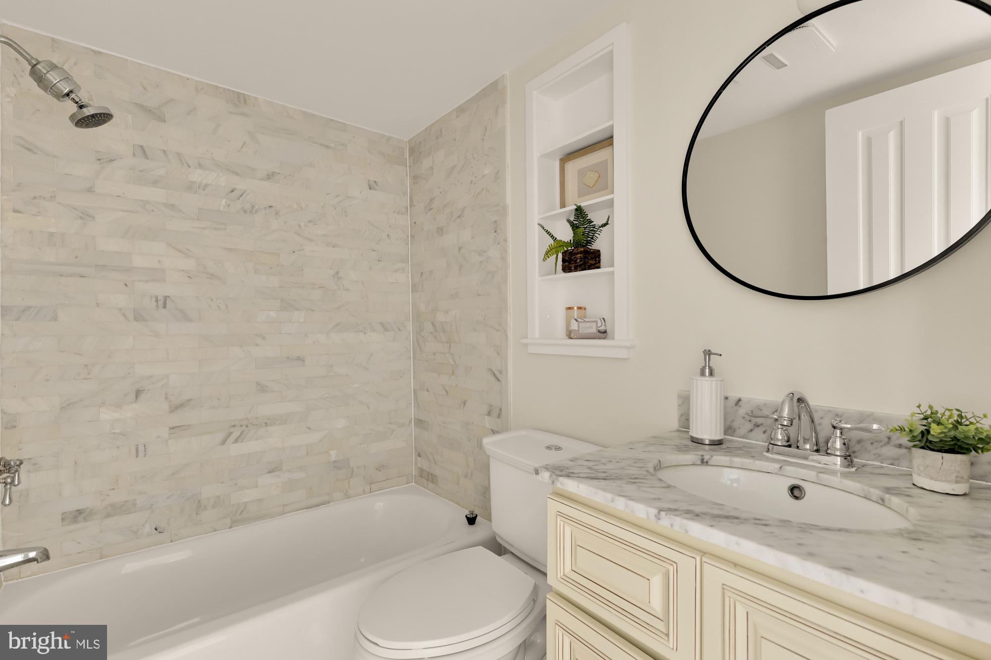 OLD TOWN ALEXANDRIA - Residential