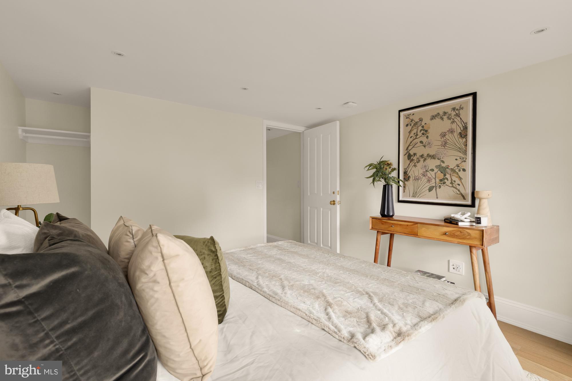 OLD TOWN ALEXANDRIA - Residential