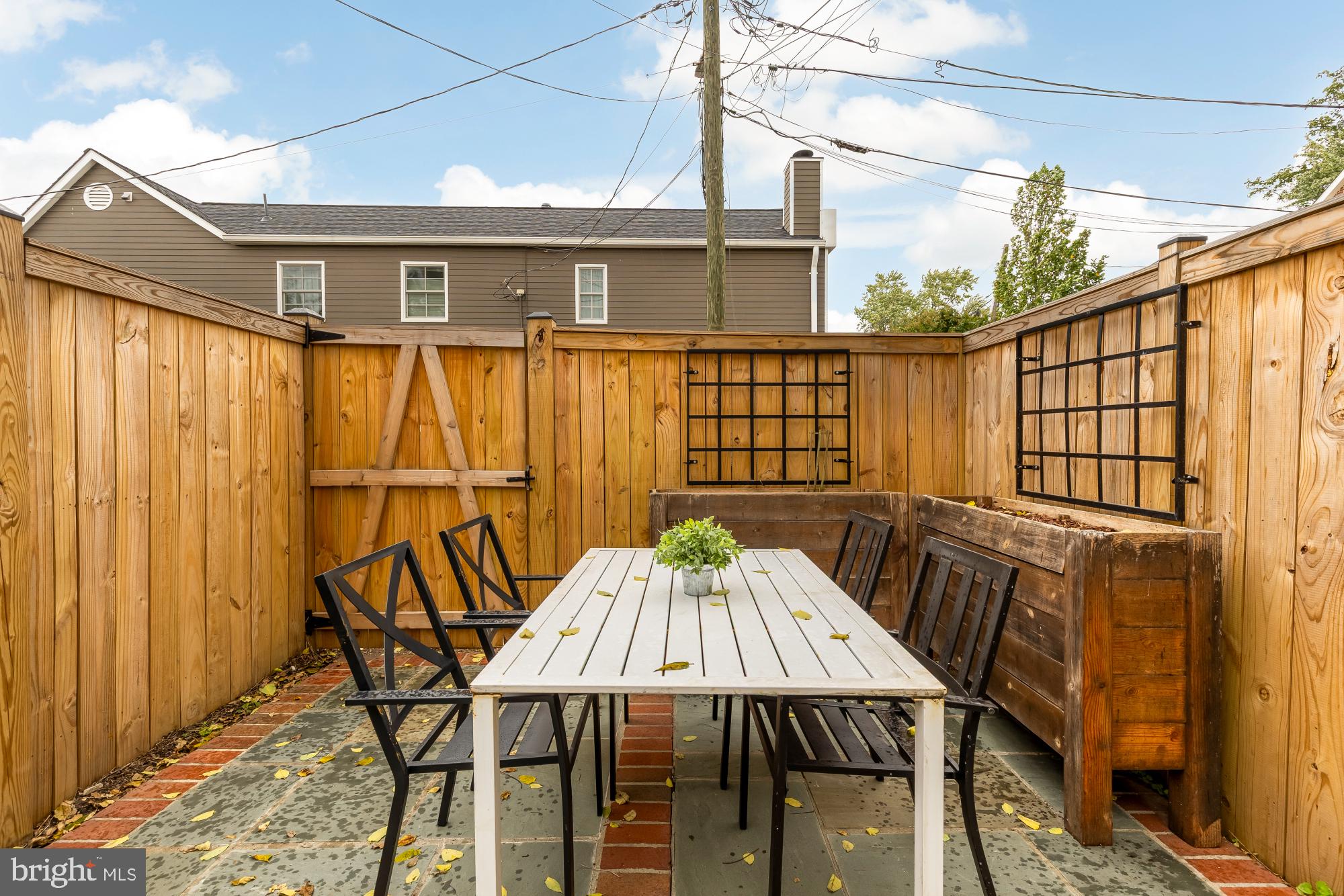 OLD TOWN ALEXANDRIA - Residential