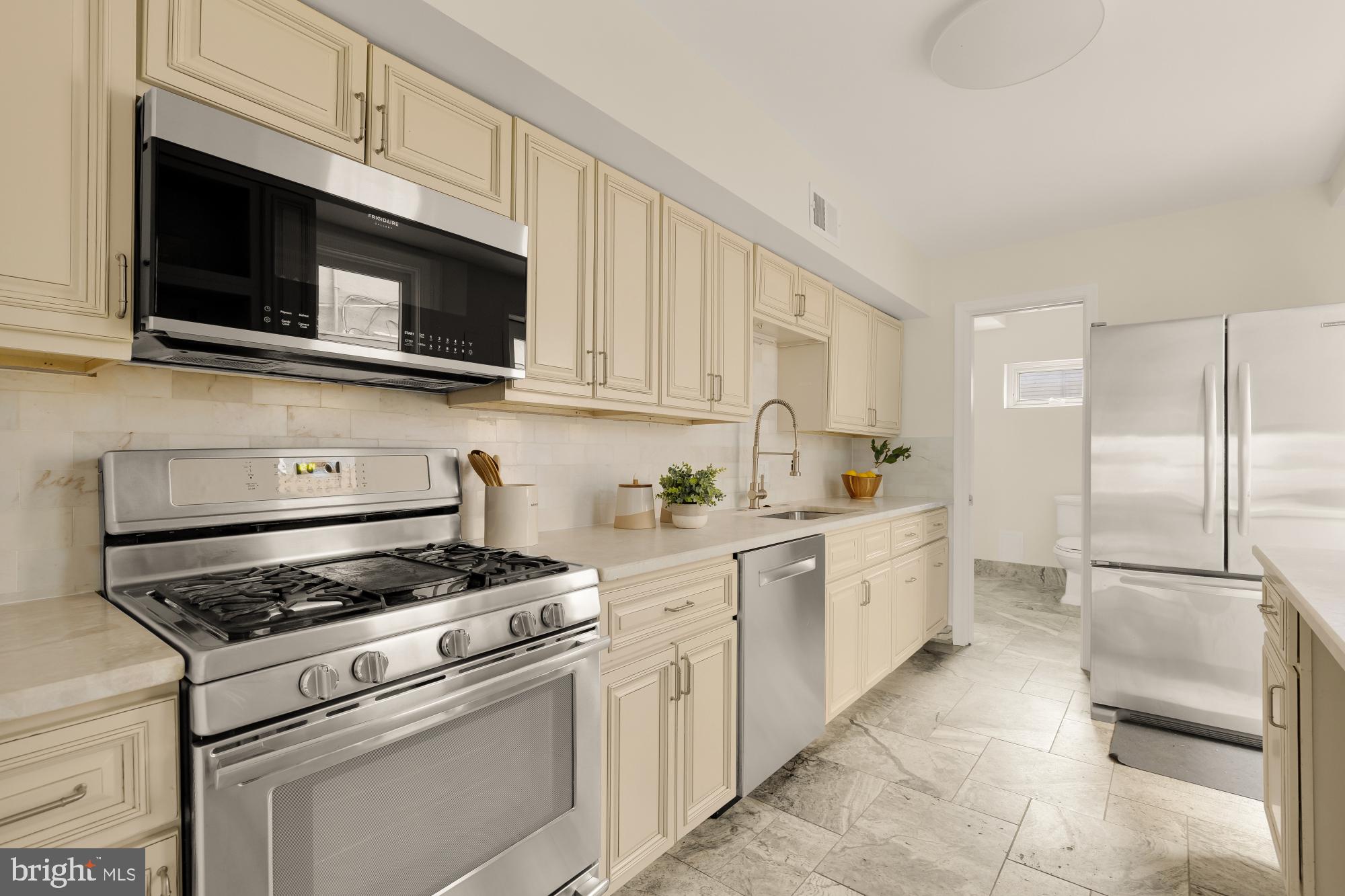 OLD TOWN ALEXANDRIA - Residential