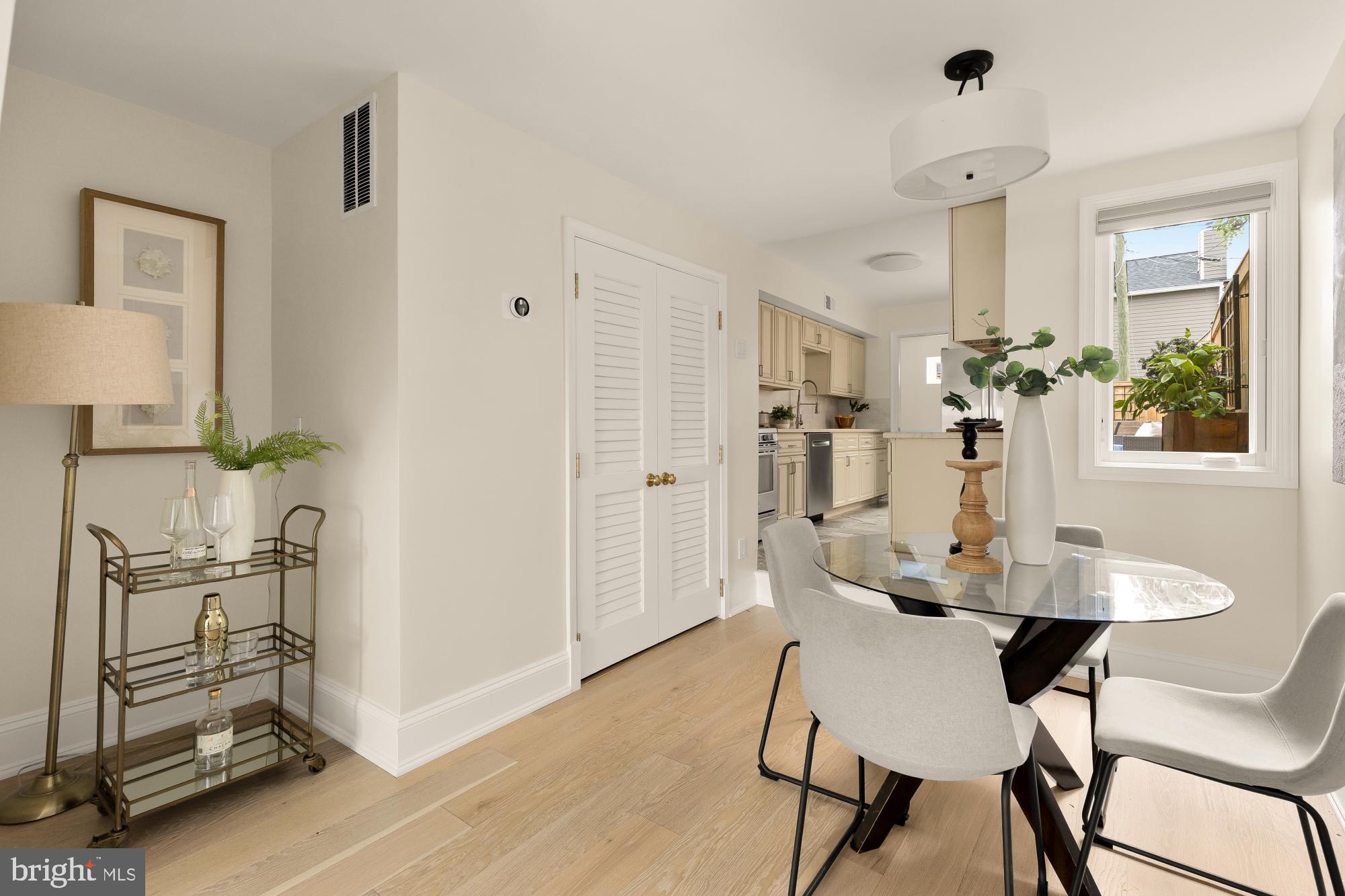 OLD TOWN ALEXANDRIA - Residential