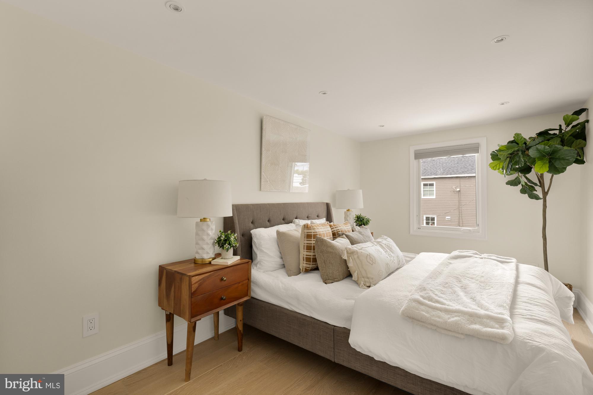 OLD TOWN ALEXANDRIA - Residential