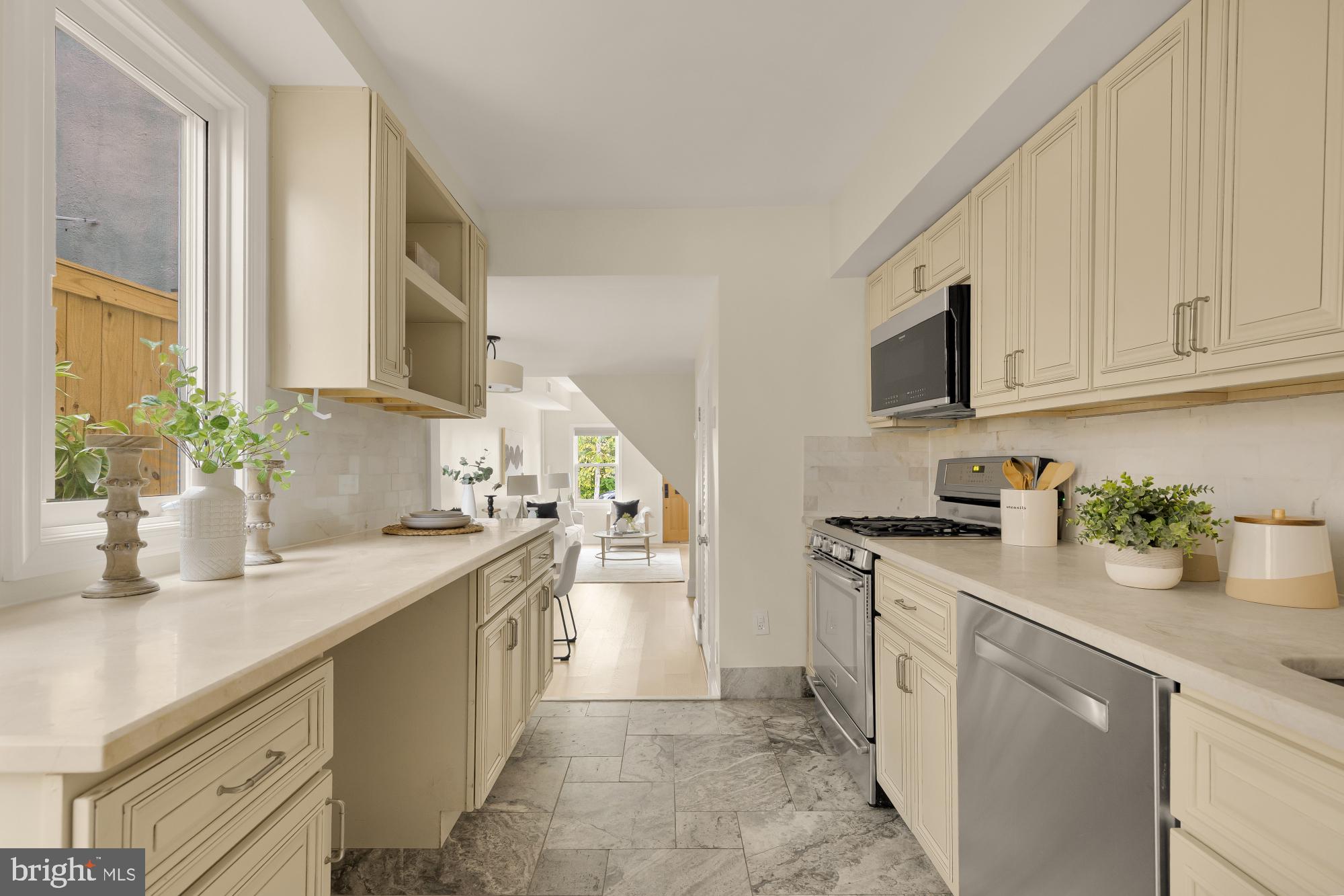 OLD TOWN ALEXANDRIA - Residential