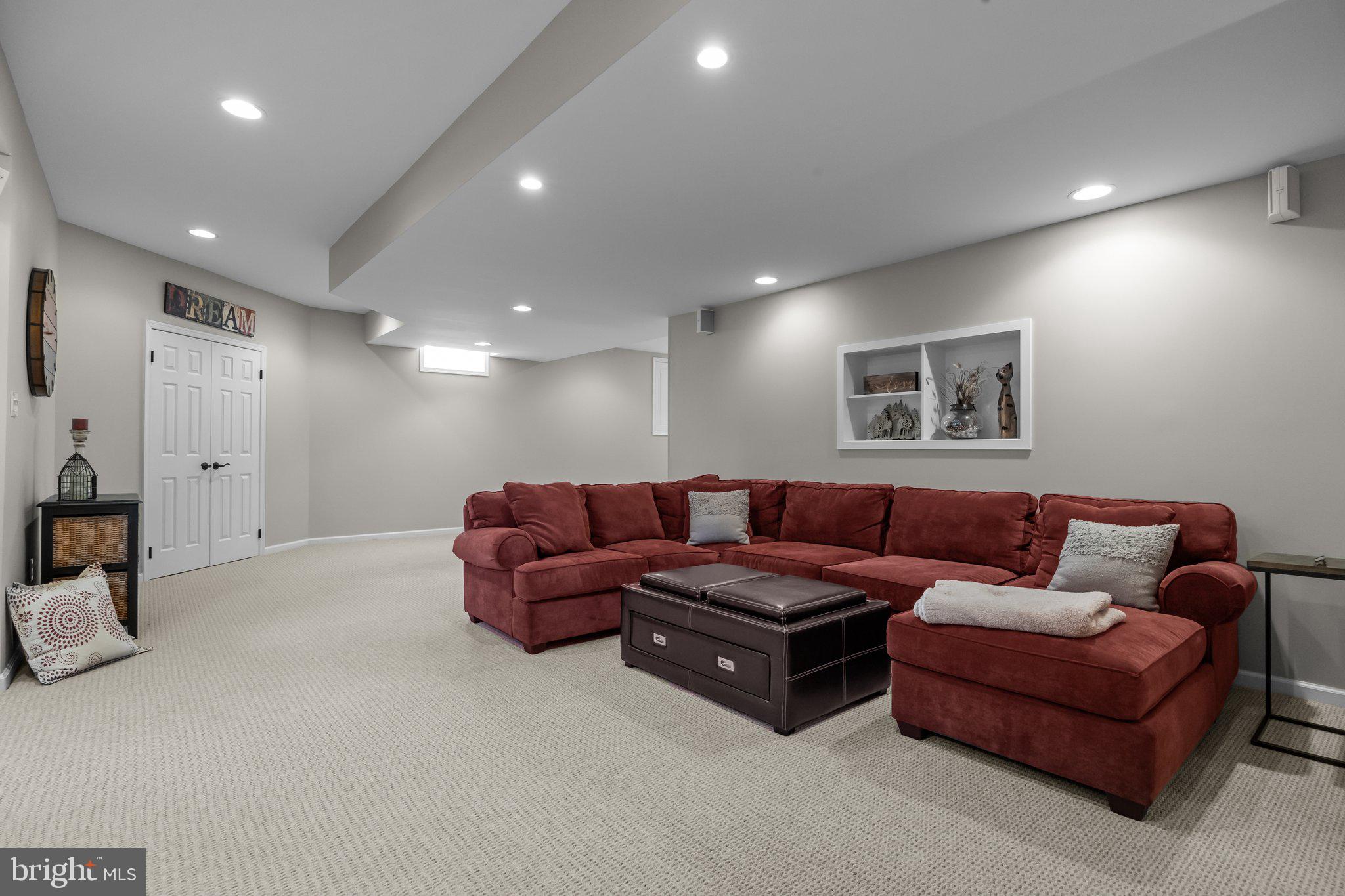 BRIDLE ESTATES - Residential