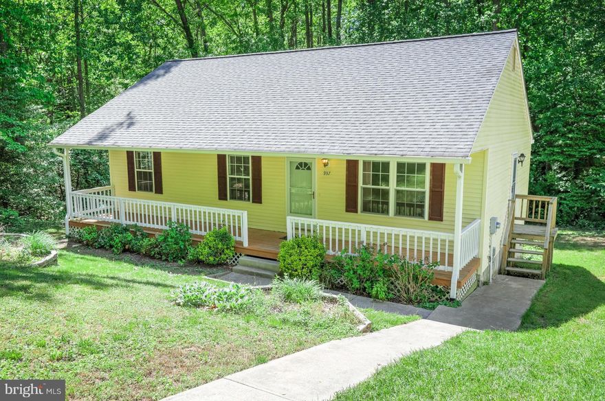 Beautifully maintained 3 bed 2.5 ba rambler located on a quiet cul-de-sac! Relax on the large covered front porch. Kitchen has granite countertops, backsplash, and siding glass doors leading out to the large deck. Master bedroom with private bath. Other two bedrooms have large closets. The walkout basement boasts a large family room and an extra room ready for your finishes. Plenty of storage!